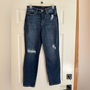 Judy Blue boy friend fit medium dark wash lightly destroyed jean. Size 3/26